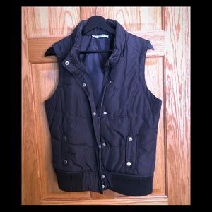 Maurices gray puffy vest with detachable hood